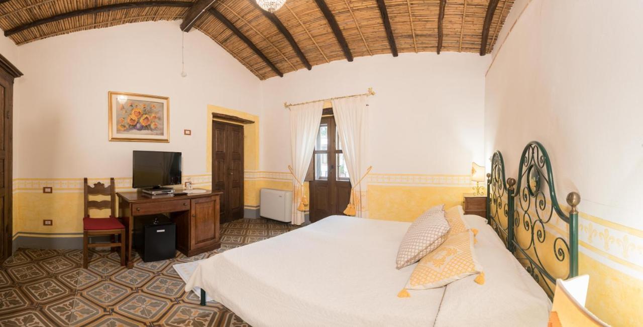 Hotel Anticos Palathos Orosei Eksteriør billede