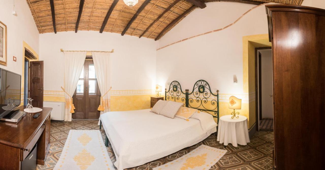 Hotel Anticos Palathos Orosei Eksteriør billede